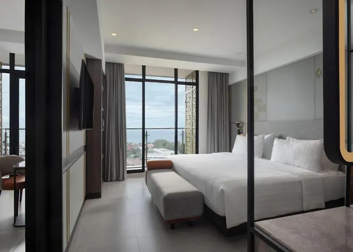 Hotel Santika Premiere Padang